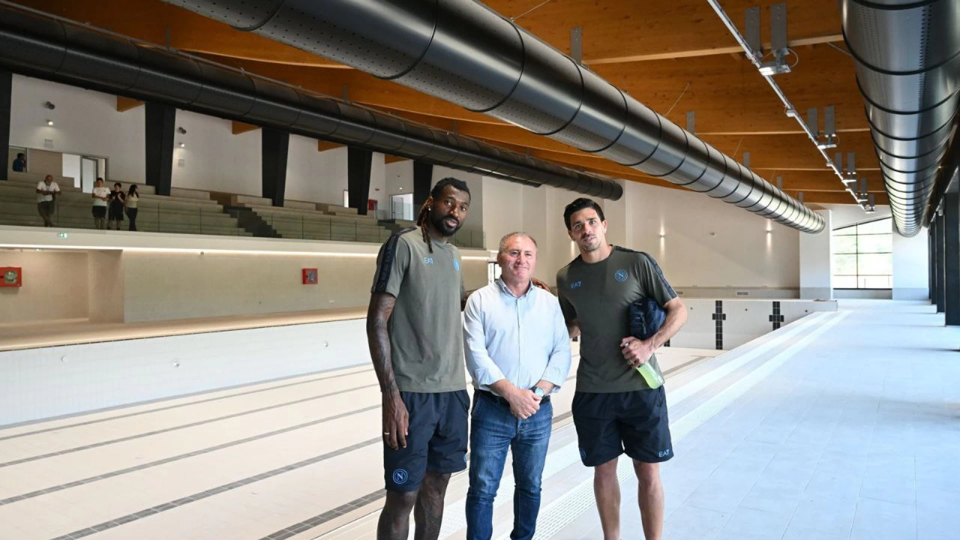 Castel Di Sangro: Anguissa e Simeone della Ssc Napoli visitano la nuova piscina comunale della città. Caruso: "Sarà il fiore all'occhiello dei nostri impianti sportivi". GUARDA IL SERVIZIO.